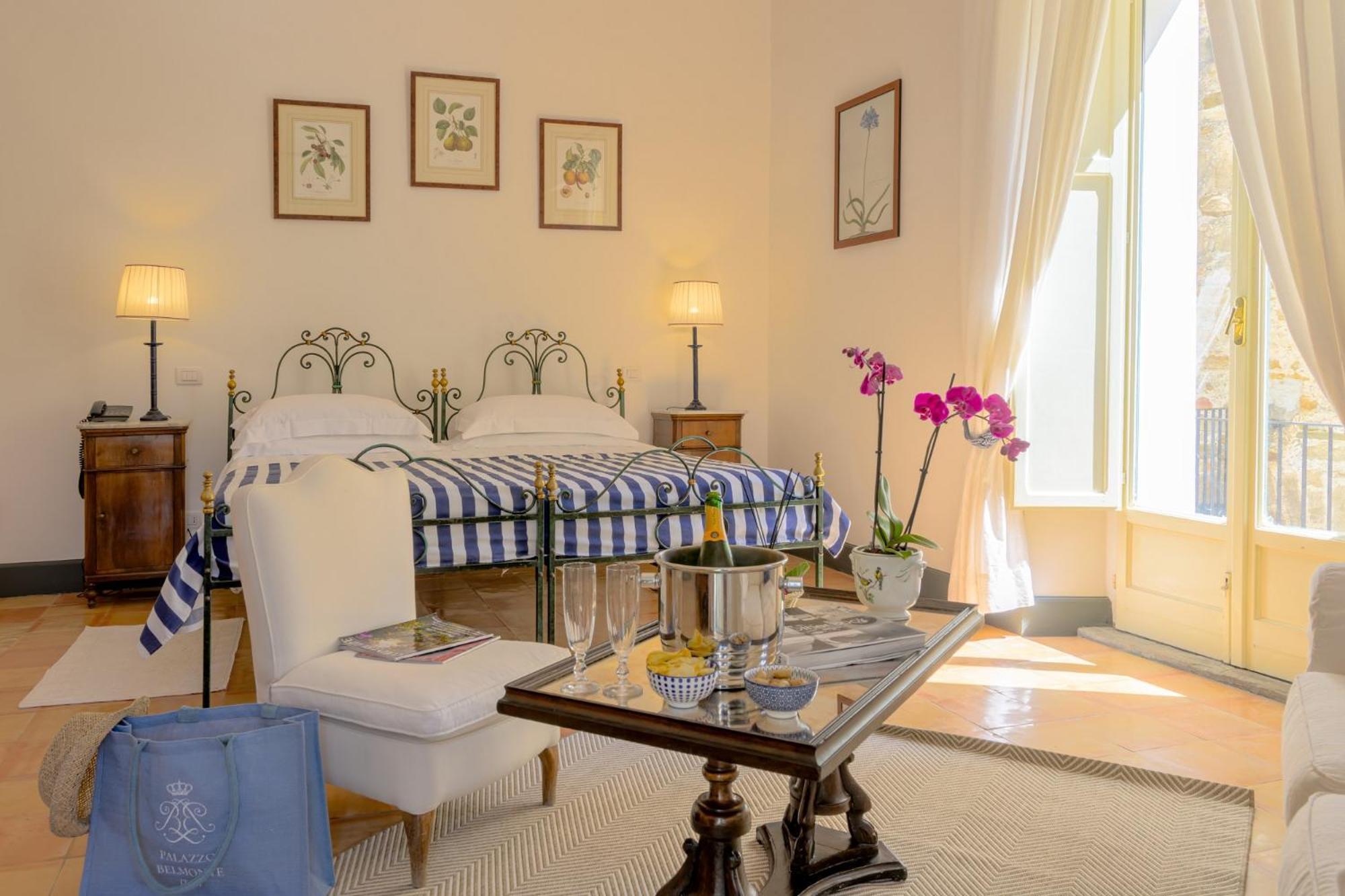 Palazzo Belmonte Hotell Santa Maria di Castellabate Exteriör bild